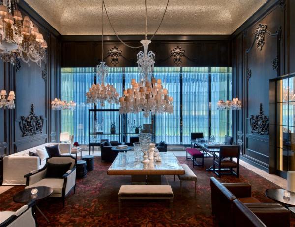 Baccarat Hotel and Residences New York - hotel with ev charging station in New York State