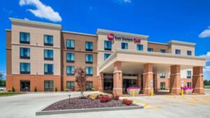 Best Western Plus Centralia Hotel & Suites - hotel with ev charging station in Illinois