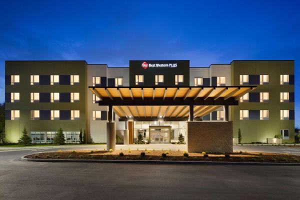 Best Western Plus Peppertree Nampa Civic Center Inn - hotel with ev charging station in Idaho