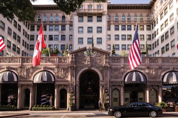Beverly Wilshire, A Four Seasons Hotel - hotel with ev charging station in California