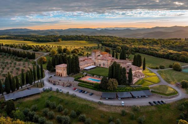 Borgo Scopeto Wine & Country Relais - hotel with ev charging station in Tuscany