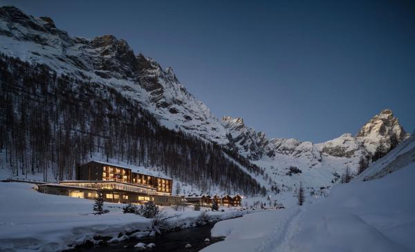 Cervino - VRetreats, an SLH hotel - hotel with ev charging station in Valle d'Aosta