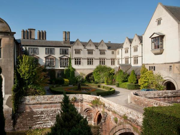 Coombe Abbey Hotel - hotel with ev charging station in West Midlands