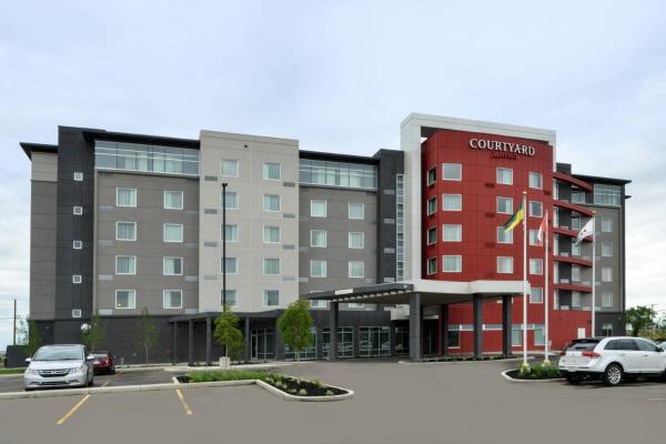 Courtyard by Marriott Saskatoon Airport - hotel with ev charging station in Saskatchewan