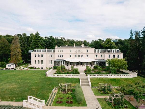 Coworth Park - Dorchester Collection - hotel with ev charging station in Berkshire