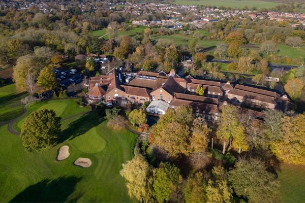 Delta Hotels by Marriott Tudor Park Country Club - hotel with ev charging station in Kent