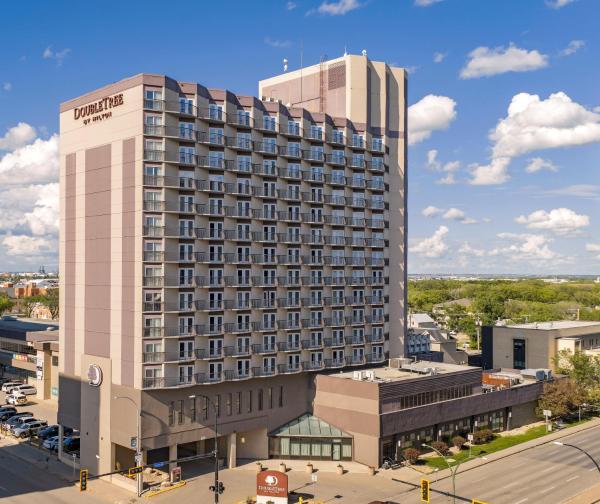 DoubleTree by Hilton Hotel & Conference Centre Regina - hotel with ev charging station in Saskatchewan