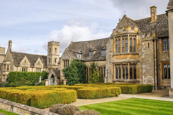 Ellenborough Park - hotel with ev charging station in Gloucestershire