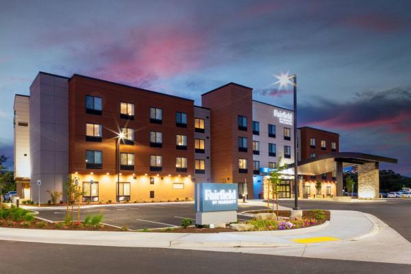 Fairfield by Marriott Inn & Suites Medford - hotel with ev charging station in Oregon