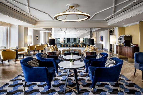 Fairmont Royal York Gold Experience - hotel with ev charging station in Ontario