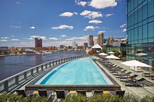 Four Seasons Baltimore - hotel with ev charging station in Maryland
