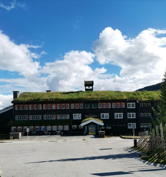 Gudbrandsgard Hotel - hotel with ev charging station in Innlandet