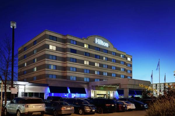 Hilton Winnipeg Airport Suites - hotel with ev charging station in Manitoba