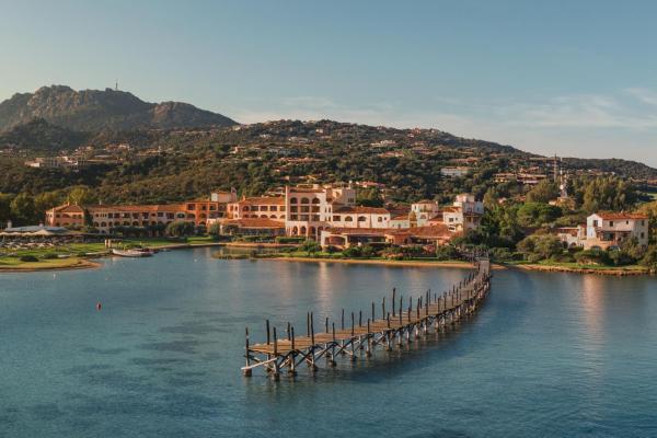 Hotel Cala di Volpe, a Luxury Collection Hotel, Costa Smeralda - hotel with ev charging station in Sardinia