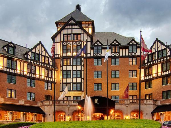 Hotel Roanoke & Conference Center, Curio Collection by Hilton - hotel with ev charging station in Virginia