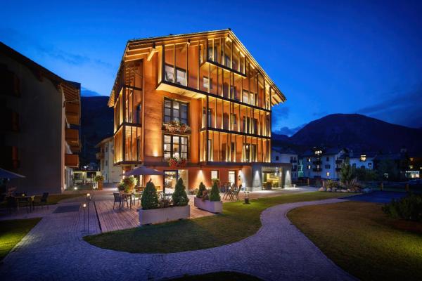 Hotel Roberta Alpine Adults only - hotel with ev charging station in Lombardy