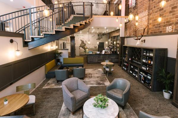 Hotel Windrow Downtown Ellensburg - hotel with ev charging station in Washington State