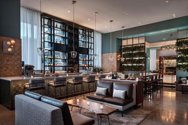 Hyatt Centric Downtown Nashville - hotel with ev charging station in Tennessee