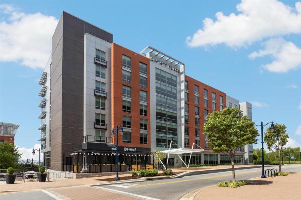 Hyatt Place National Harbor - hotel with ev charging station in Maryland