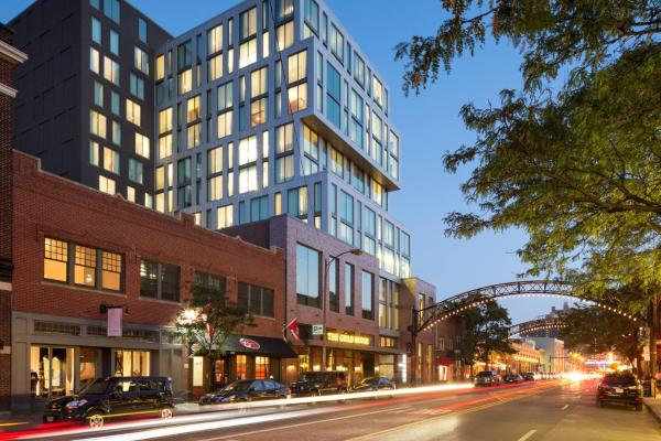 Le Meridien Columbus, The Joseph - hotel with ev charging station in Ohio