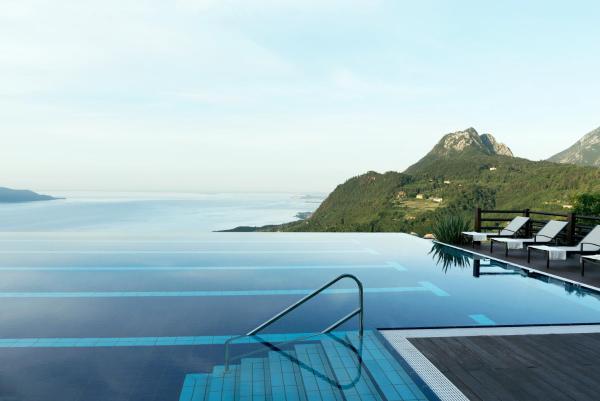 Lefay Resort & Spa Lago Di Garda - hotel with ev charging station in Lombardy