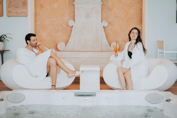 Locanda Poggioleone - hotel with ev charging station in Umbria