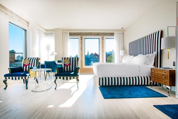 Monsieur Jean - Hôtel Particulier - hotel with ev charging station in Quebec