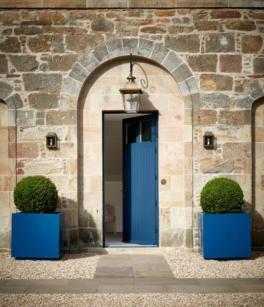 Newhall Mains - hotel with ev charging station in Highlands