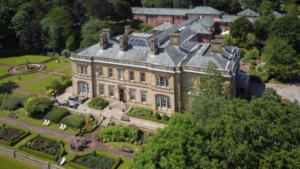Oulton Hall Hotel, Spa & Golf Resort - hotel with ev charging station in West Yorkshire