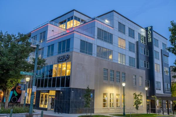 POSH on Kirkwood, A Boutique Hotel - hotel with ev charging station in Indiana