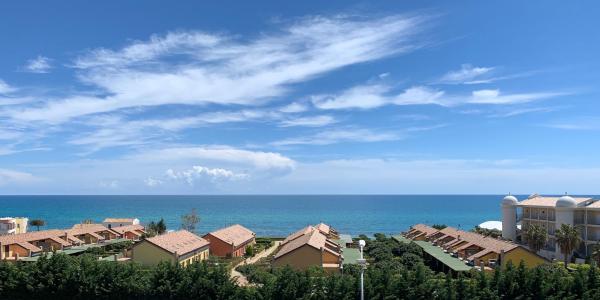 RED'S apartments - hotel with ev charging station in Calabria