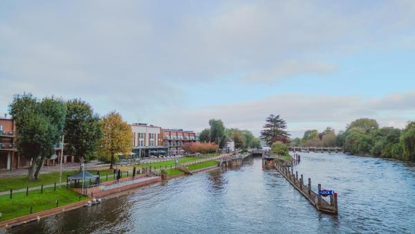 Reserve, by Warner Hotels - The Runnymede on Thames - hotel with ev charging station in Berkshire