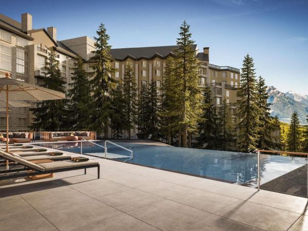 Rimrock Banff, Emblems Collection - hotel with ev charging station in Alberta