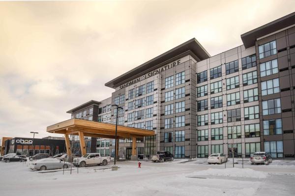 Sandman Signature Sherwood Park Hotel - hotel with ev charging station in Alberta