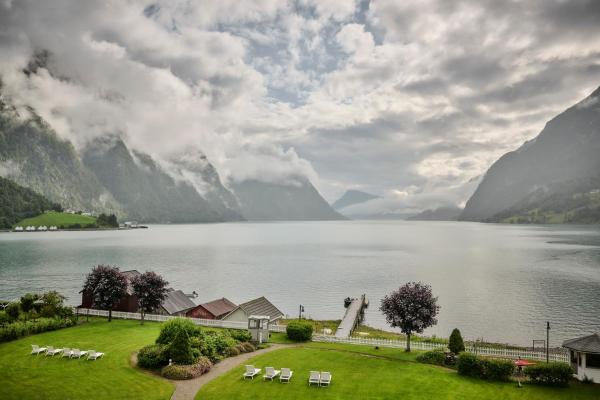 Skjolden Hotel - hotel with ev charging station in Vestland