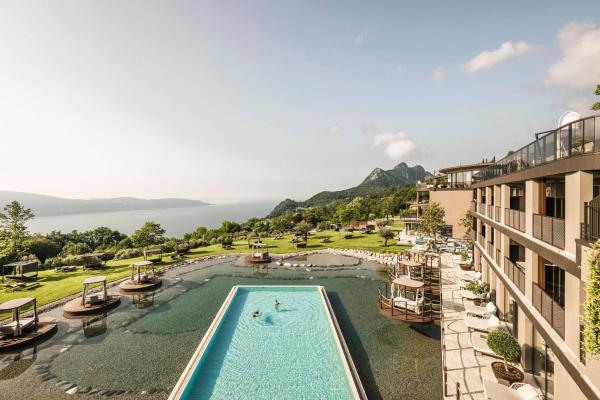 Stroblhof Lake Garda Active Family SPA Resort - hotel with ev charging station in Lombardy