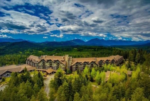 Suncadia Resort Luxury Suite with Amazing Mountain Views - hotel with ev charging station in Washington State