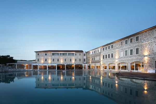 Terme di Saturnia Natural Spa & Golf Resort - The Leading Hotels of the World - hotel with ev charging station in Tuscany