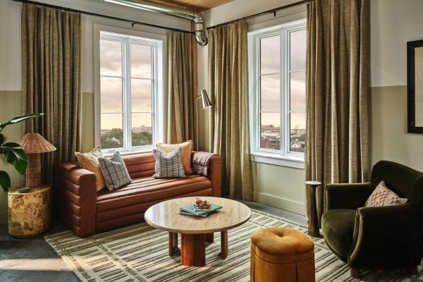 The Ann Savannah, Apartments by Marriott Bonvoy - hotel with ev charging station in Georgia