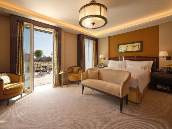 The Beaumont Mayfair - hotel with ev charging station in Greater London