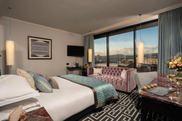 The Fitzwilliam Hotel Belfast - hotel with ev charging station in Antrim County