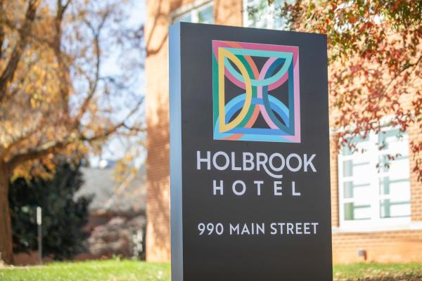 The Holbrook Hotel - hotel with ev charging station in Virginia