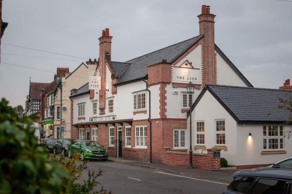 The Lion at Malpas - hotel with ev charging station in Cheshire