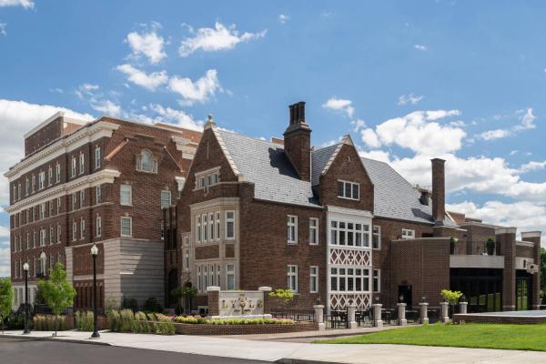 The Lytle Park Hotel, Autograph Collection - hotel with ev charging station in Ohio