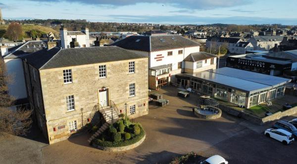 The Mansefield Hotel - hotel with ev charging station in Grampian
