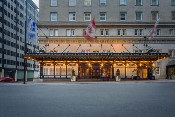 The Ritz-Carlton, Montreal - hotel with ev charging station in Quebec