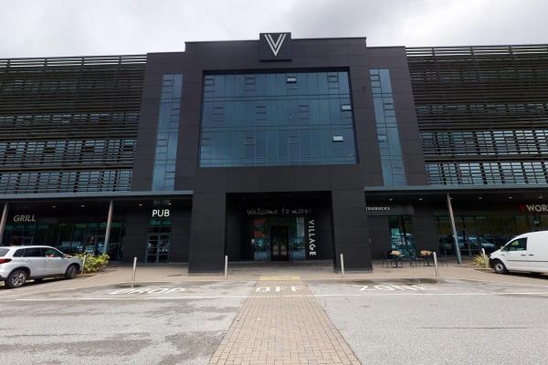 Village Hotel Leeds South - hotel with ev charging station in West Yorkshire