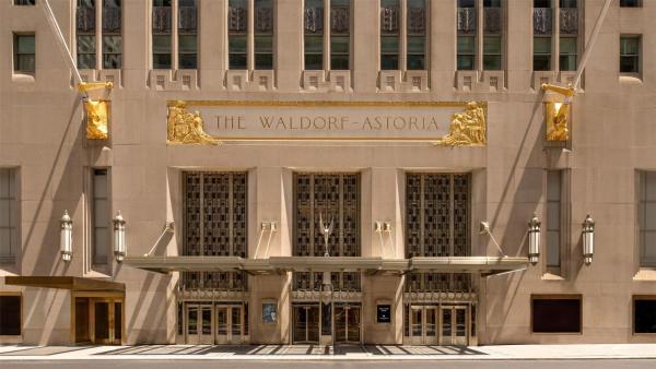 Waldorf Astoria New York - hotel with ev charging station in New York State