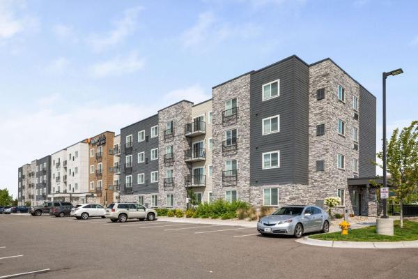 WaterWalk Extended Stay by Wyndham Minneapolis - Plymouth - hotel with ev charging station in Minnesota