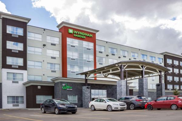 Wyndham Garden Edmonton Airport - hotel with ev charging station in Alberta